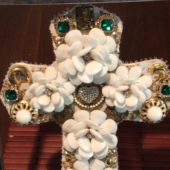 Cross - Picture 2 of 4